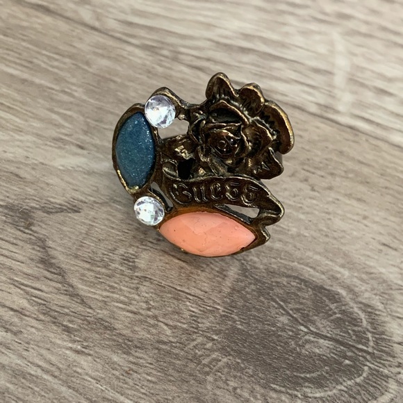 Vintage GUESS Ring one size - Picture 3 of 5